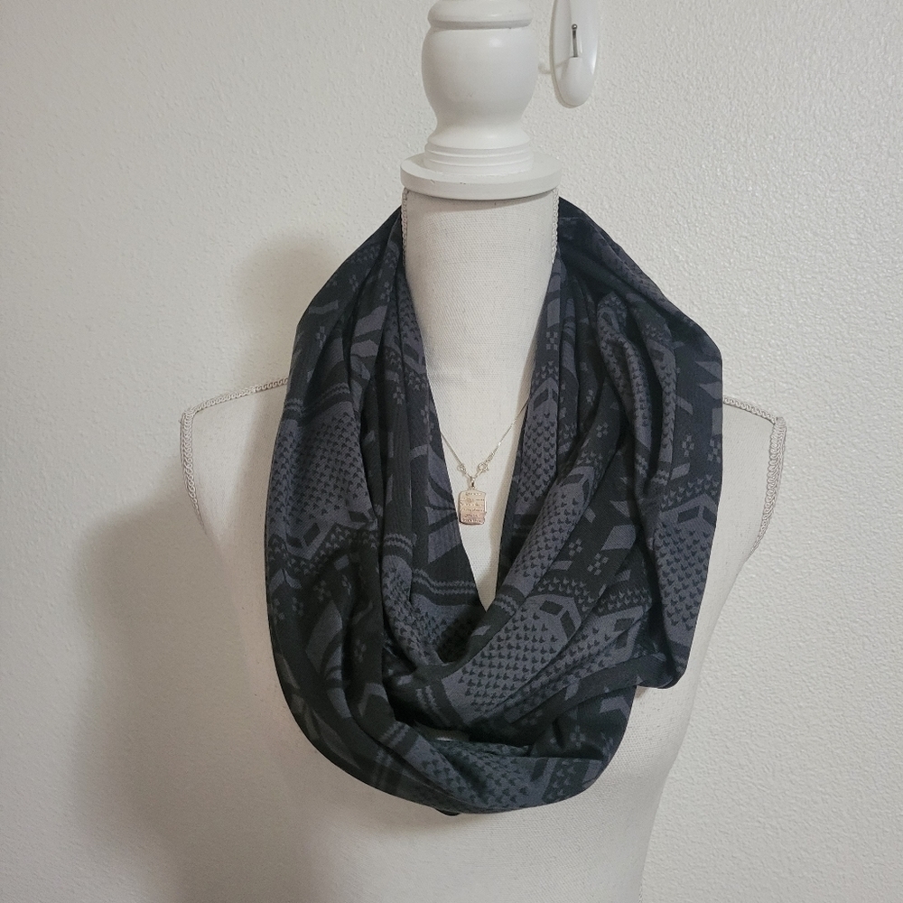 Infinity scarf threads 4 thought